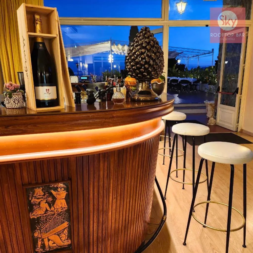 sky-rooftop-bar-taormina-home-en