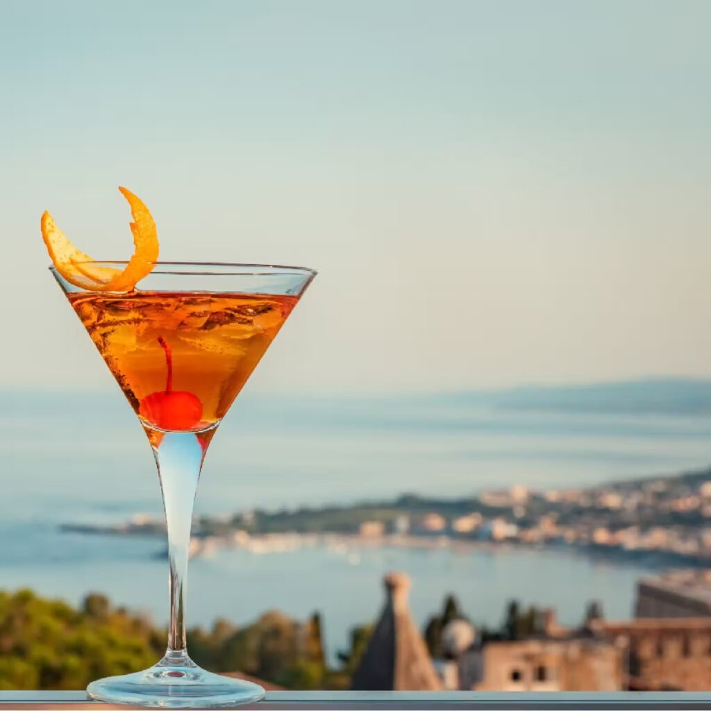 cocktail with view - skyrooftopbar taormina - cocktail taormina2